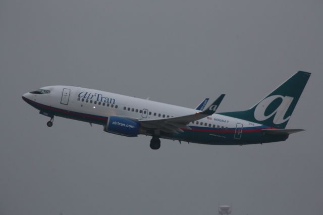 Boeing 737-700 (N308AT)