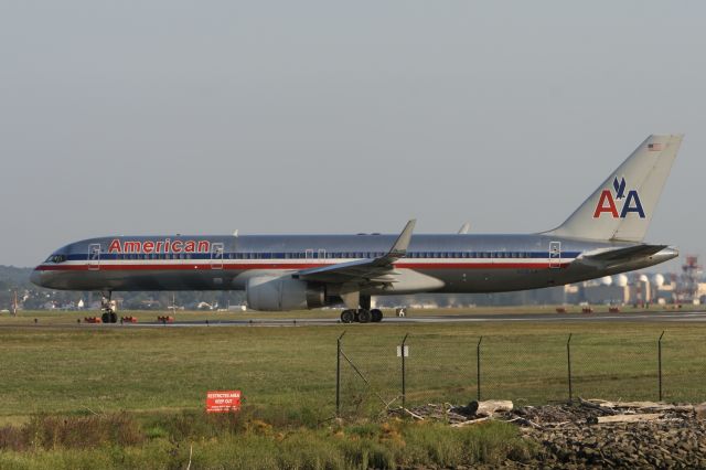 Boeing 757-200 (N681AA) - August 29, 2010 - outbound Washington Reagan