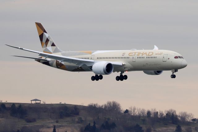 Boeing 787-9 Dreamliner (A6-BNF) - 'Etihad 3 Tango Quebec' arriving with it's inauguaral to Boston from Abu Dhabi