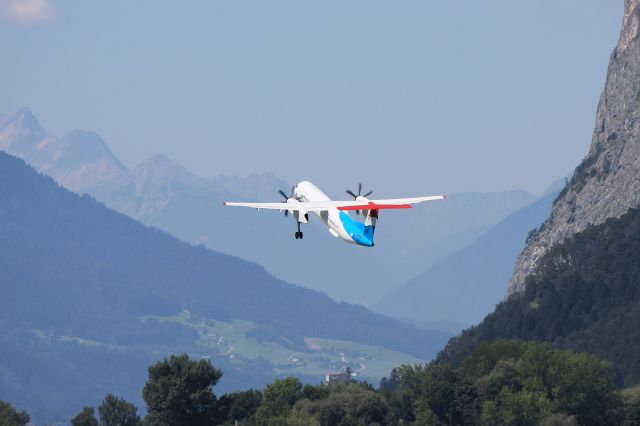 de Havilland Dash 8-400 (LX-LGE)