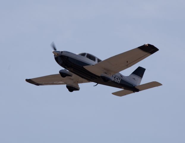 Piper Cherokee (N455H) - Great aircraft at www.flying20club.org    Based at RELIANT AIR where you find the lowest fuel price at the Danbury (KDXR) airport.