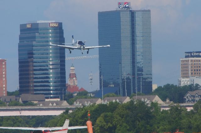 Beechcraft Bonanza (36) (N137BF)