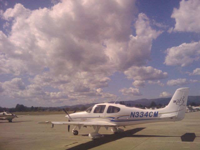 Cirrus SR-22 (N334CM)