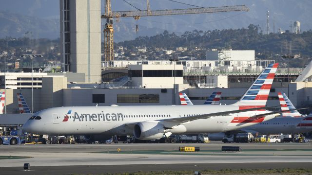 Boeing 787-9 Dreamliner (N827AN) - Taxiing for departure at LAX