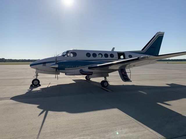 Beechcraft King Air 100 (N93D)