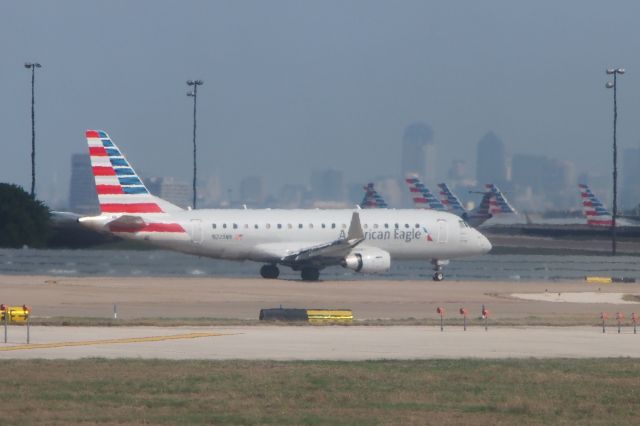 Embraer 170/175 (N223NN)