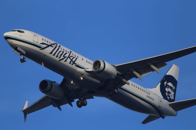 Boeing 737-900 (N459AS)