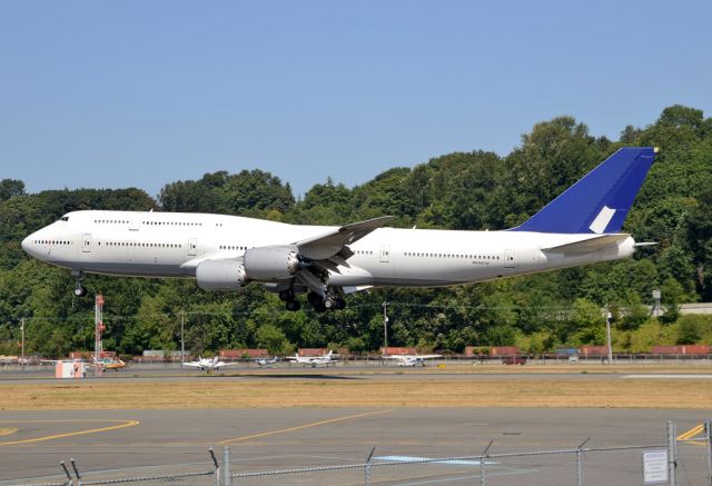 BOEING 747-8 (N6067U)