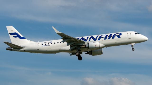 Embraer ERJ-190 (OH-LKR)