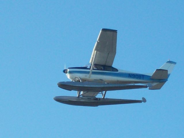 Cessna Skylane (N9011T) - short final to harbor at Grand Marais Mn