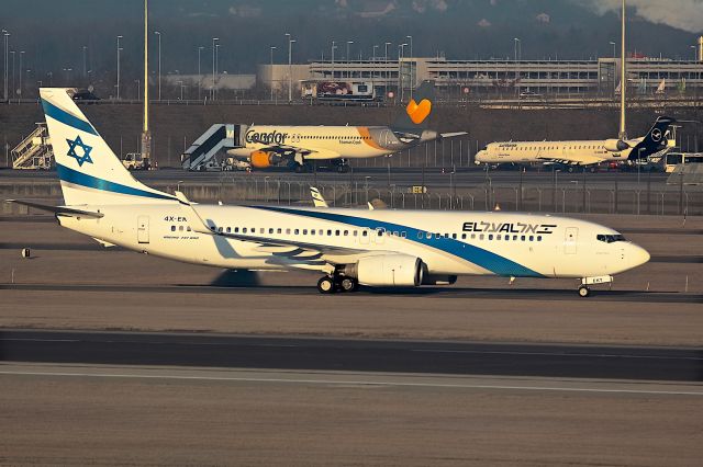 Boeing 737-800 (4X-EKT)