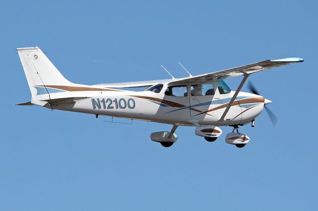 Cessna Skyhawk (N12100)