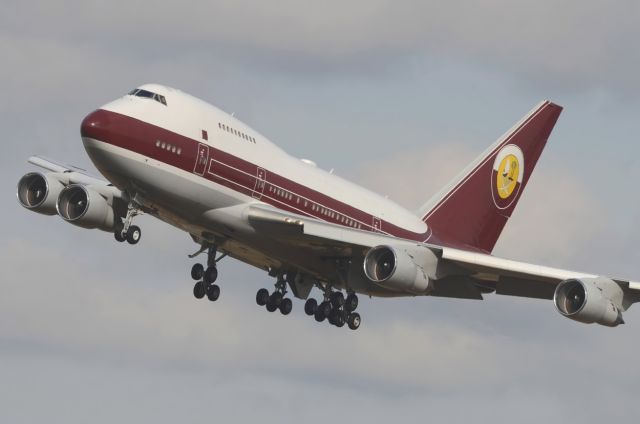 BOEING 747SP (VP-BAT) - 02/03/2014br /Landing 25 from OTDB