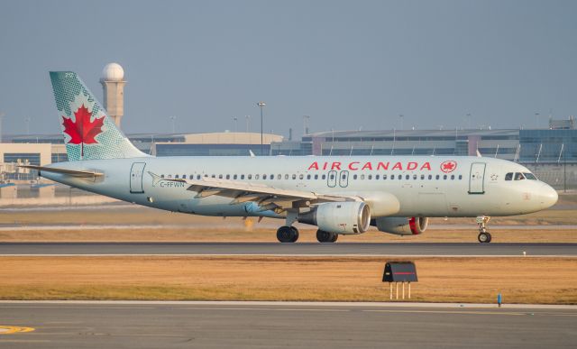 Airbus A320 (C-FFWN)