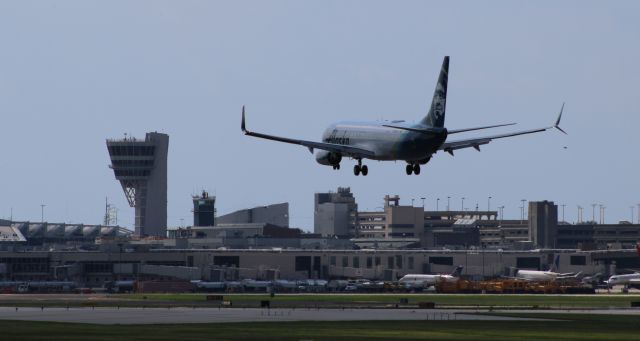 Boeing 737-900 (N495AS) - On final is this 2016 Alaska Airlines Boeing 737-990(ER) in the Summer of 2020.