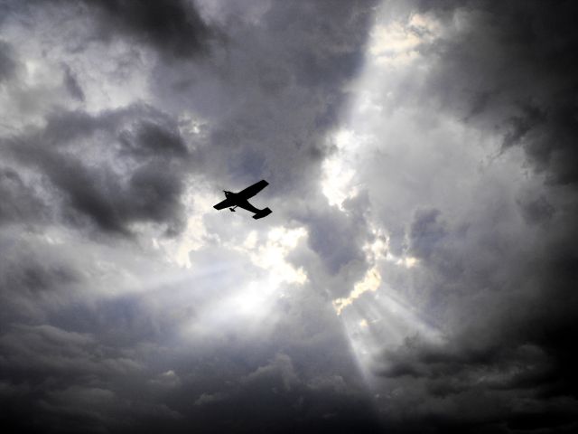 Cessna Skyhawk — - Unknown Cessna departing Peach State Airport. Vintage Day 2010