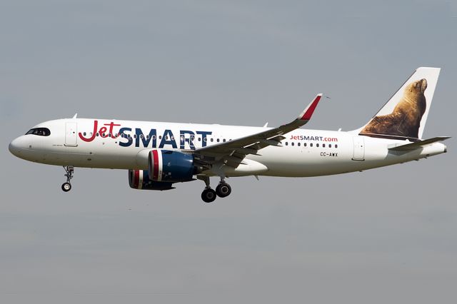 Airbus A320 (CC-AWX)
