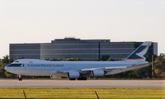 Airbus A330-300 (B-LJD)