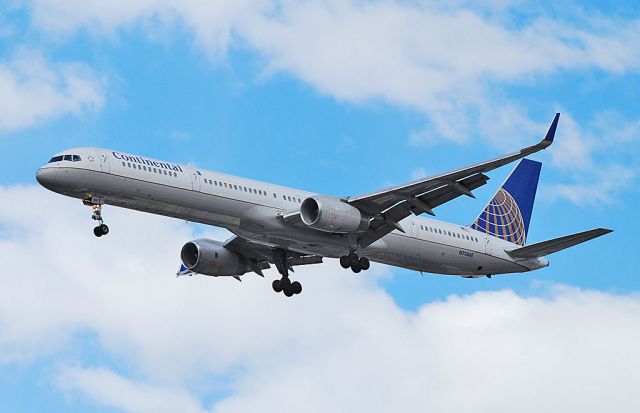 BOEING 757-300 (N73860) - Continental Airlines Boeing 757-33N N73860 (cn 32584/972)  Las Vegas - McCarran International (LAS / KLAS) USA - Nevada, 1-7-2011 Photo: Tomas Del Coro