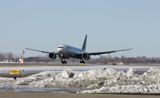 Boeing 777-200 (EZ-A780)