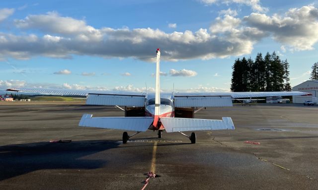 Cessna Skyhawk (N9690H) - Flaps down, doors open. Preflight in progress! Spanaflight's Cessna shortly before a local flight.