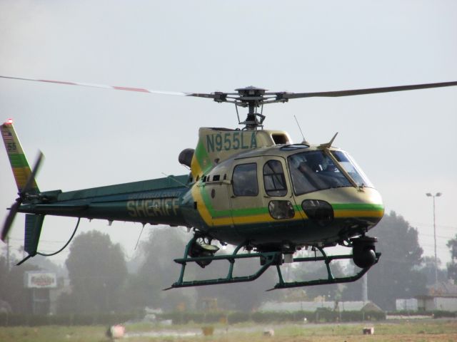 Eurocopter EC-635 (N955LA) - Hovering to display area