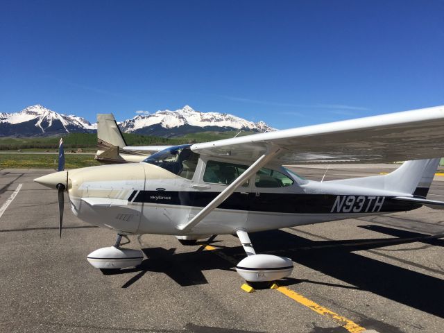 Cessna Skylane (N93TH) - Mount Wilson in the background of the Petersen Katmai conversion.