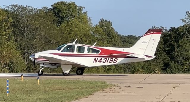 Beechcraft 55 Baron (N4319S) - 1975 Beechcraft 55 Baron