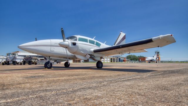 Piper Apache (N63862)