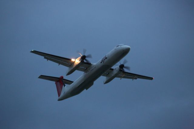 de Havilland Dash 8-400 (JA851C)