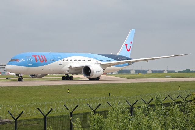 Boeing 787-9 Dreamliner (G-TUIM)