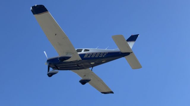 Piper Cherokee (N2885F)