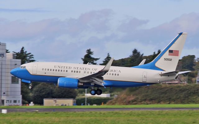 05-0932 — - avalon 43usaf c-40c 05-0932 about to land at shannon 26/9/16.