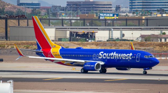 Boeing 737-800 (N8519R) - SPOTTED AT KPHX ON 6-5-20