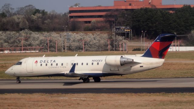 Canadair Regional Jet CRJ-200 (N900EV)