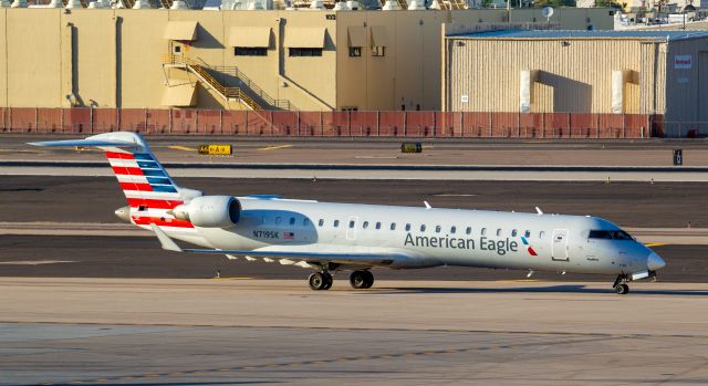 Canadair Regional Jet CRJ-700 (N719SK) - Spotted at KPHX on 10-16-20