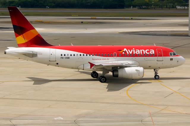 Airbus A318 (PR-ONM)