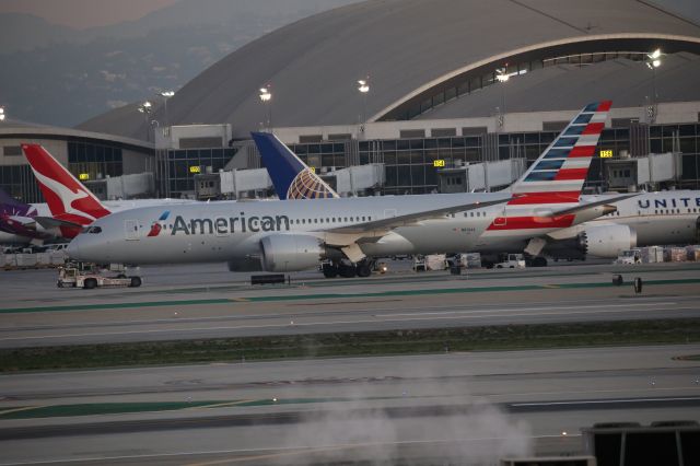 Boeing 787-8 (N814AA)