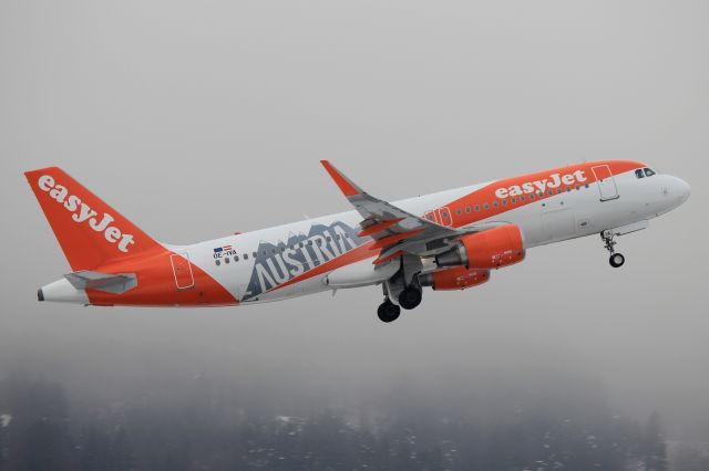 Airbus A320 (OE-IVA)