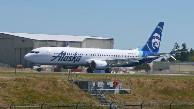 Boeing 737-900 (N253AK) - ASA9803, Alaskas newest aircraft, begins its takeoff roll on Rwy 34L for a flight to KSEA on 8/15/16. (ln 6018 / cn 36348). Boeing delivered the aircraft on 8/8/16 and it received wifi at ATS before entering service.