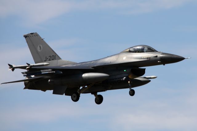 Lockheed F-16 Fighting Falcon (J201)