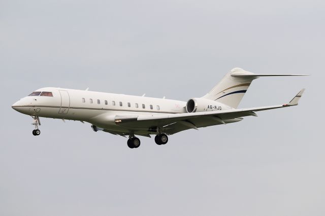 Bombardier Global 5000 (A6-RJD)