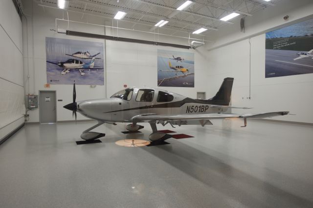 Cirrus SR-22 (N501BP)