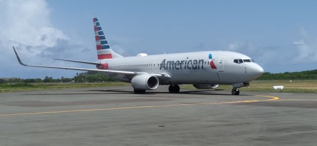 Boeing 737-800 (N945NN)