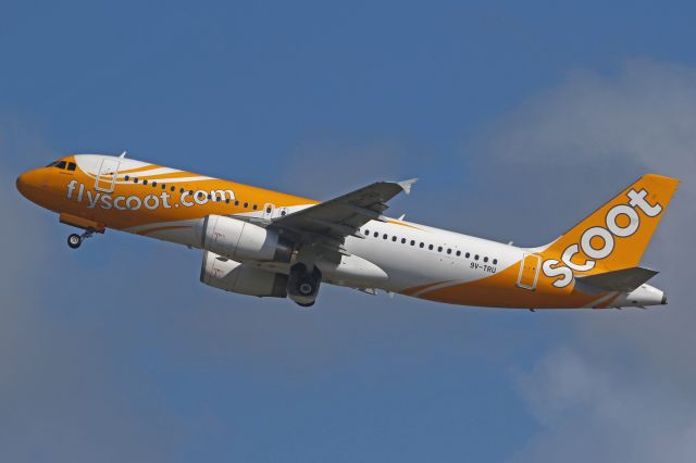 Airbus A320 (9V-TRU)