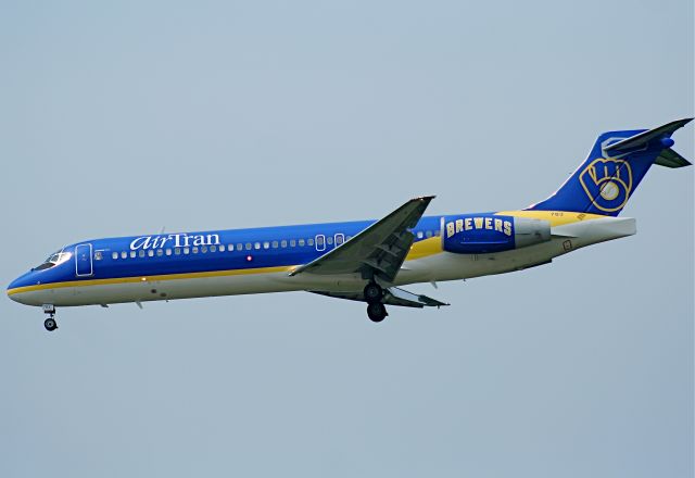 Boeing 717-200 (N932AT)