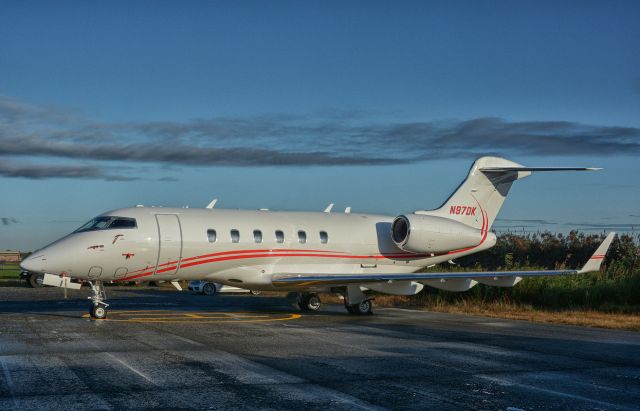 Bombardier Challenger 300 (N97DK)