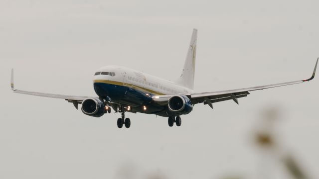 Boeing 737-800 (N732MA) - Miami Air Boeing 737-700 On final Runway 22 at Wilkes Barre/ Scranton Intl