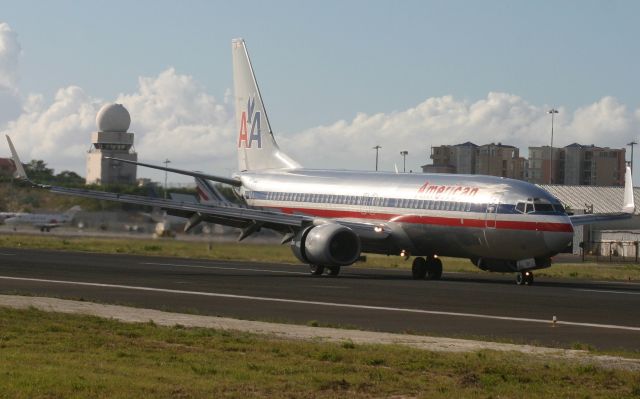 Boeing 737-800 (N945AN)