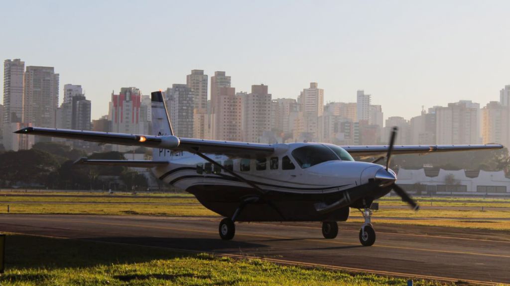 Cessna Caravan (PT-MLR)
